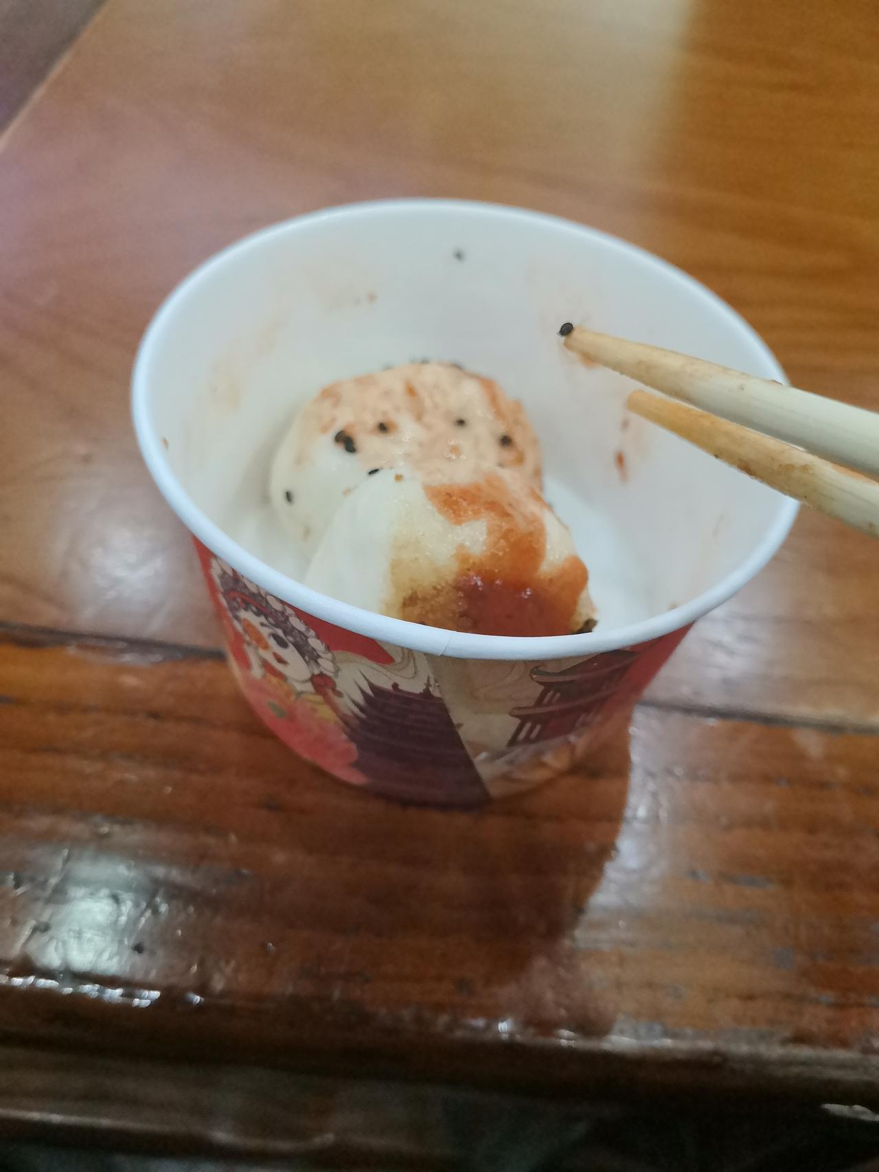 我们这边收物业费的一重大途径就是业主来交车费的时候，顺带让他交，一般的人都会交