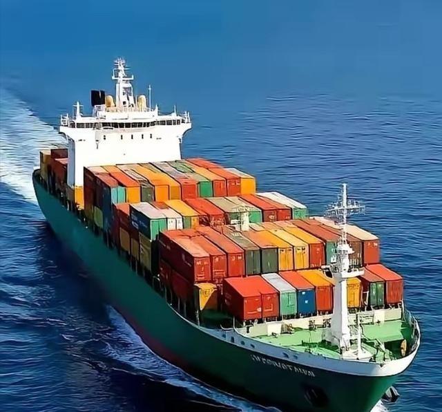 有人提了个狠招，说那艘开往台岛的漂亮国军火船，别拦，有人想出对付美军火船的狠法子