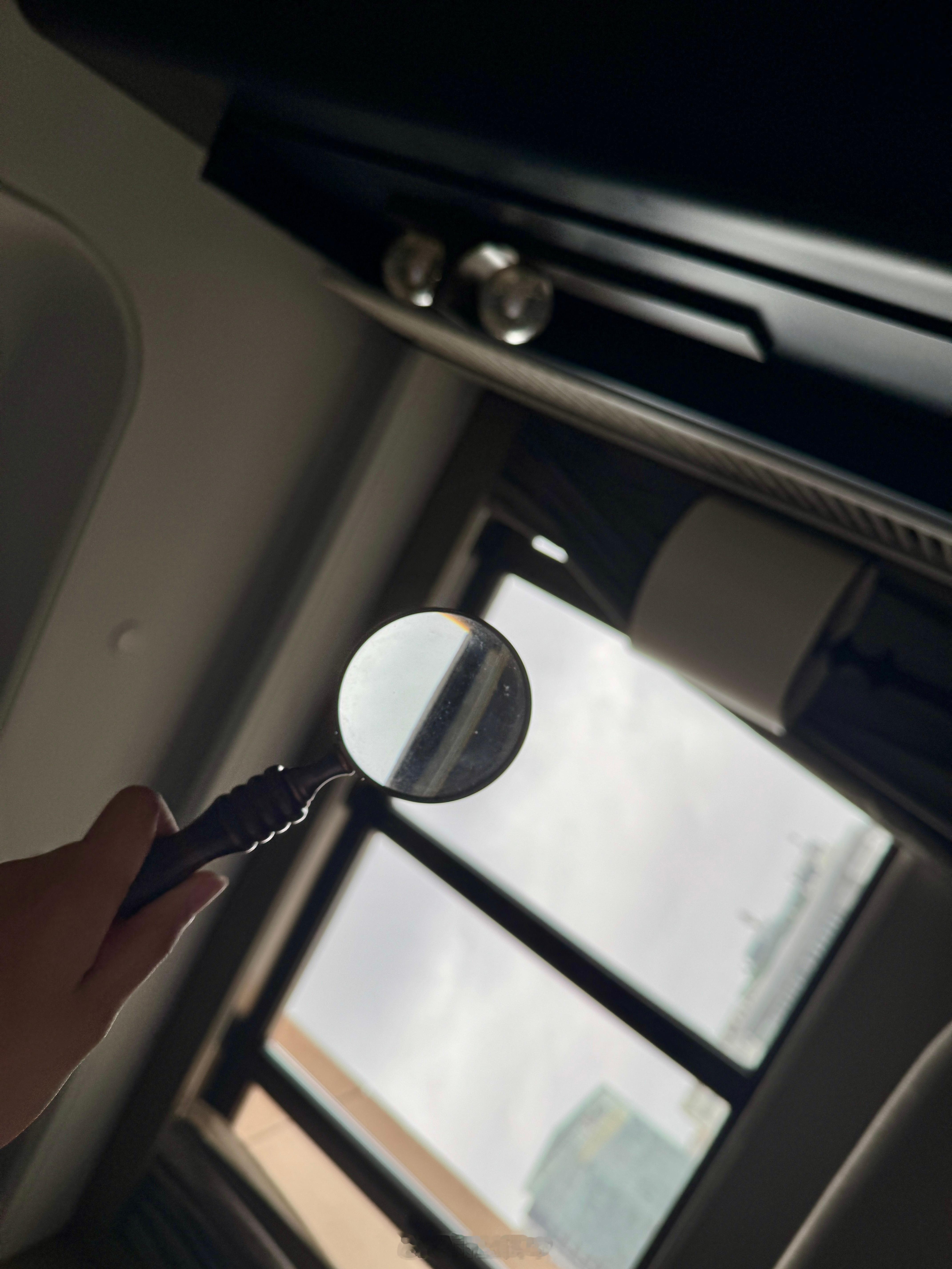 早朋友们，最近一个月来了好几次杭州，没有一次是晴天，而且一次比一次冷。我记得三月