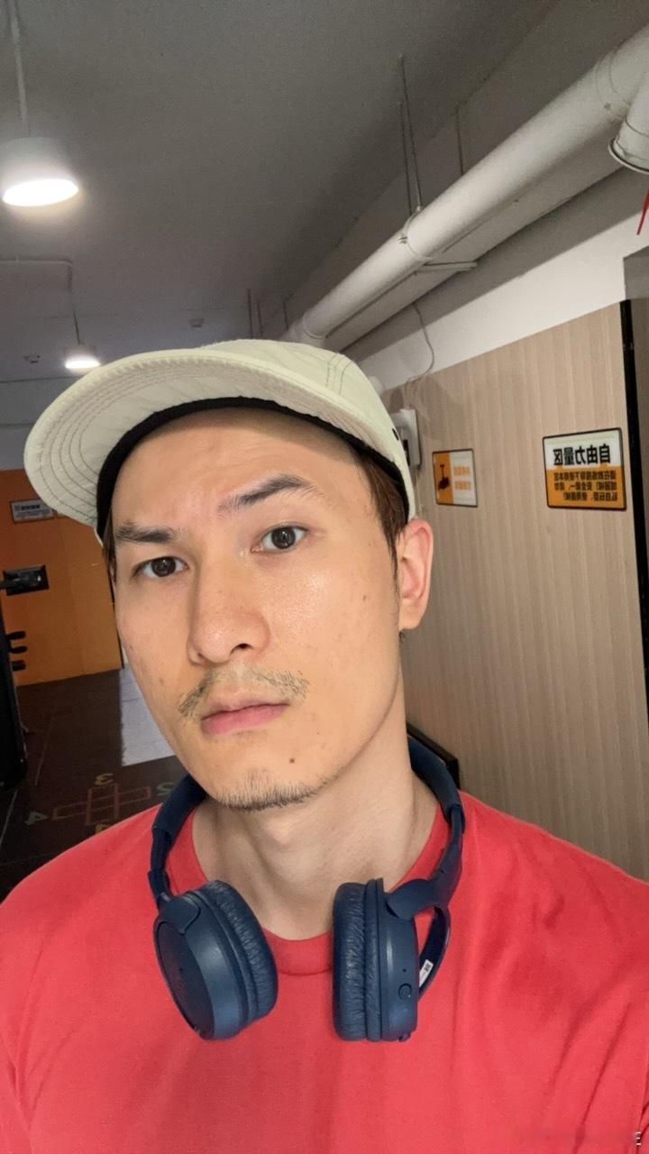 感觉30岁的自己比20岁的自己好看多了 