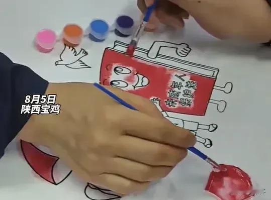 羡慕哭~这个社区，免费帮忙带孩子
这不，宝鸡就有个社区火出圈了！直接开起免费托管
