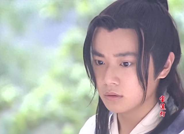 演《宝莲灯》沉香的曹骏翻红了！披哥现场垫底，线上断层第一