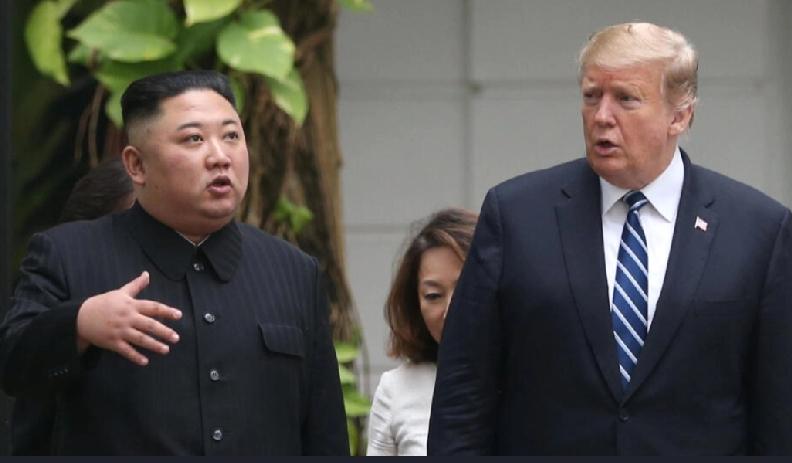 CNN消息称美国政府官员私下讨论，打算在特朗普下月访亚期间安排他和金正恩会晤，不