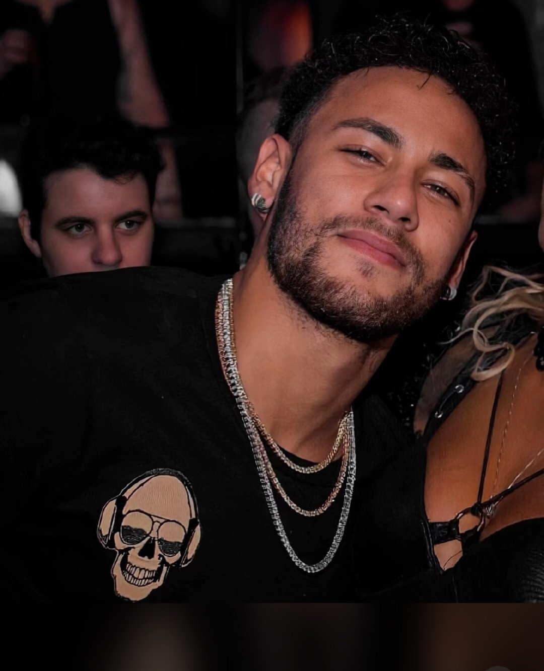 内马尔 双目放光