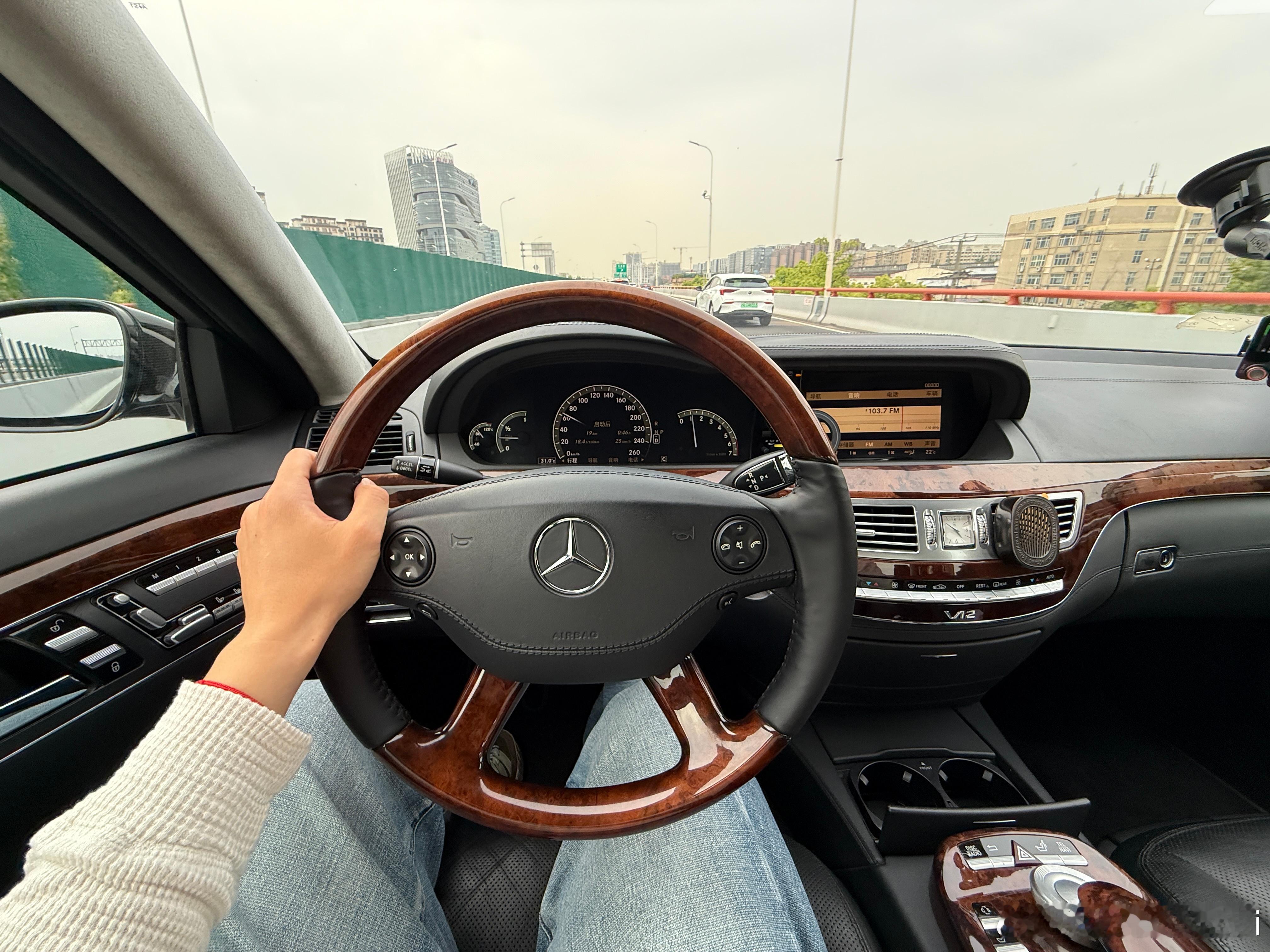 开了两天带PAR的Taycan，是真的好…全方位的好。但PAR越牛X，今天开回自