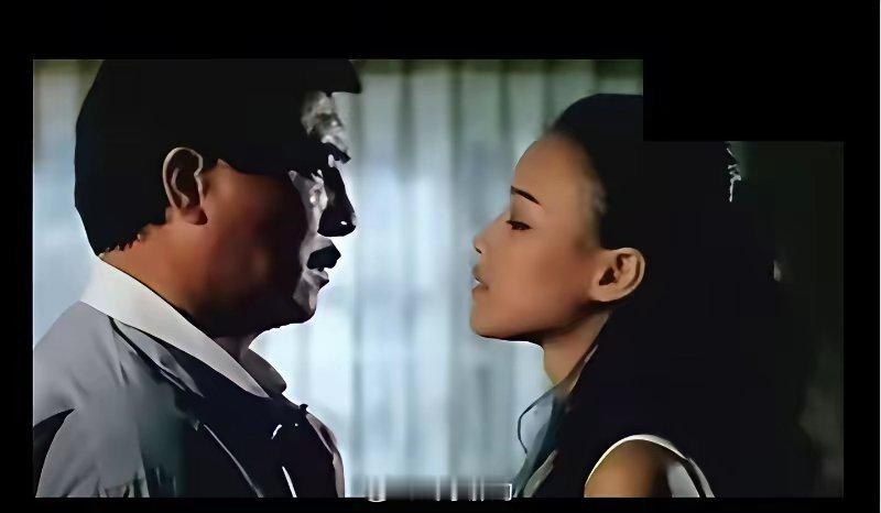 舒淇一路走来，坎坷波折，靠忍靠拼，从台湾到香港到好莱坞，到大陆，既能“褪”，也能