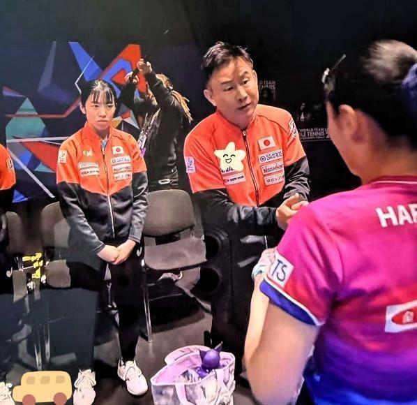 最近世乒赛看日本女乒比赛，不少观众都发现，日本女乒主教练中泽锐，给张本美和叫暂停