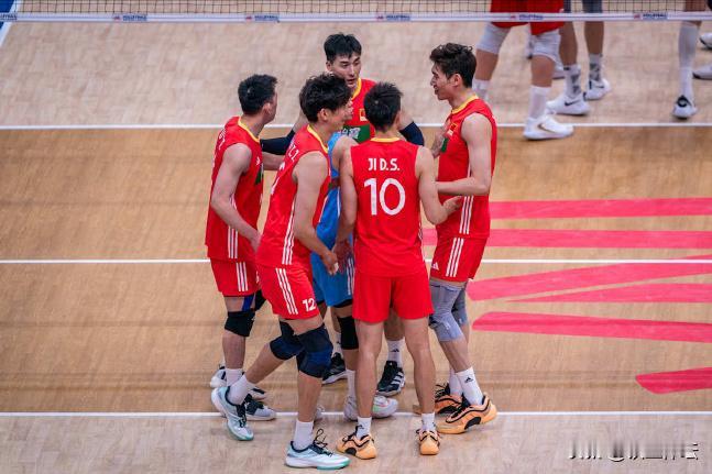 中国男排不大换血，根本没有前景。

今天被土耳其连下三场剃光头的中国男排，彻底现