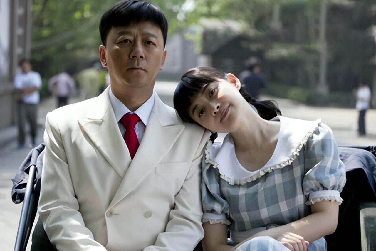 《父母爱情》播出10年，8位主演今昔照片对比，谁的变化最大？
在影视长河中，《父