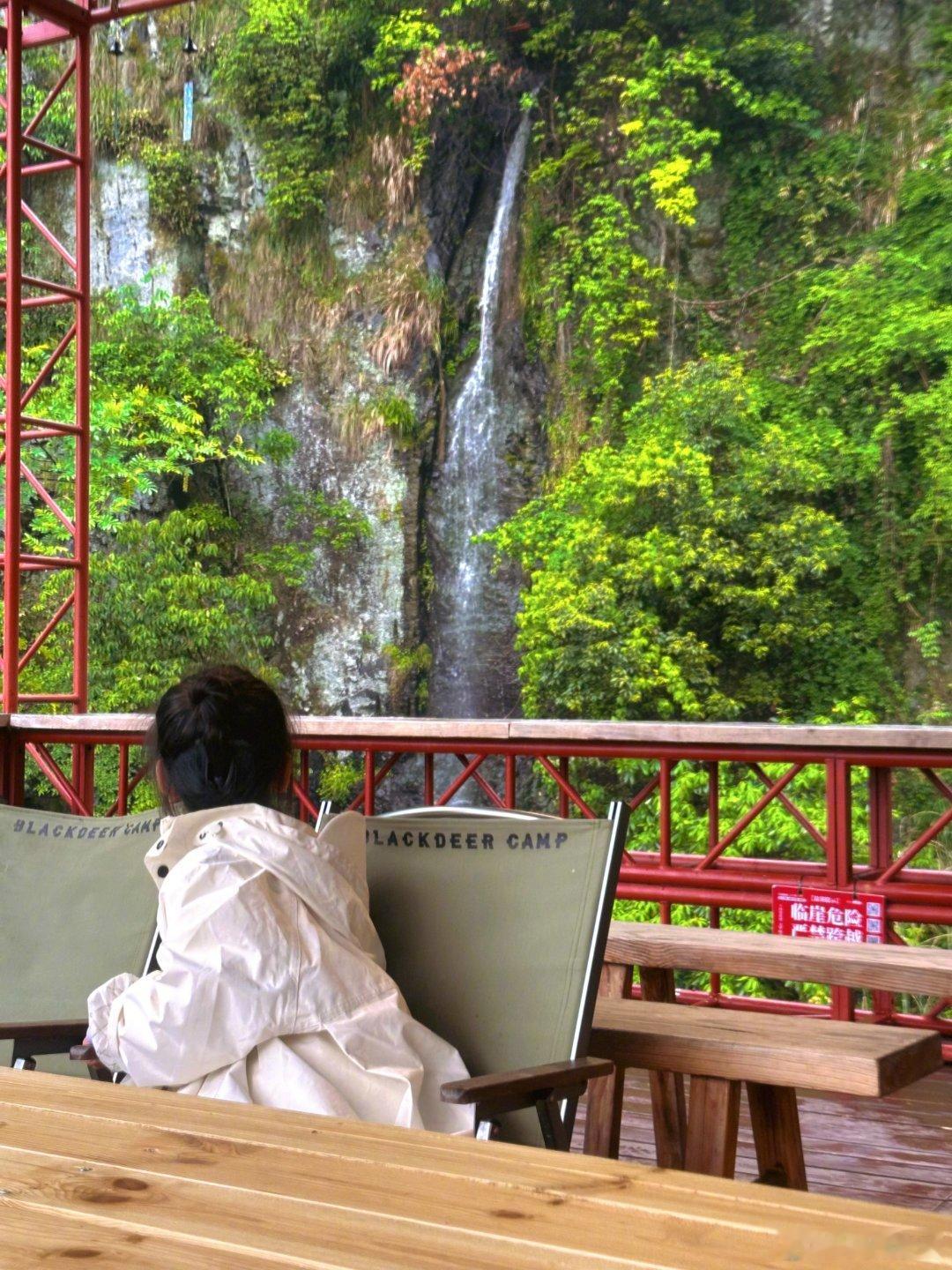 走近现实版的绿野仙踪日常碎片plog 湖州安吉浮憩谷📍竹林环绕，悬崖峭壁，瀑布