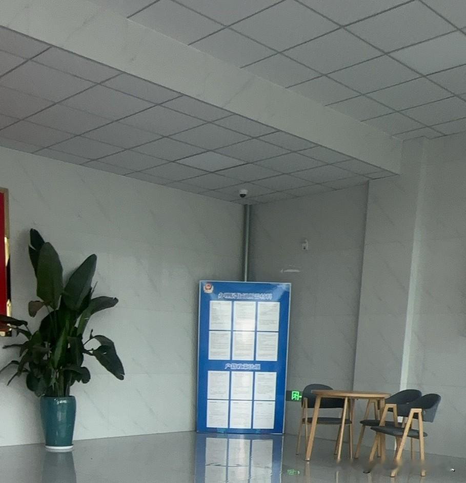 同事家里老人去世，总经理说“要提前三天请假”

今天早上，一个同事没来，总经理有