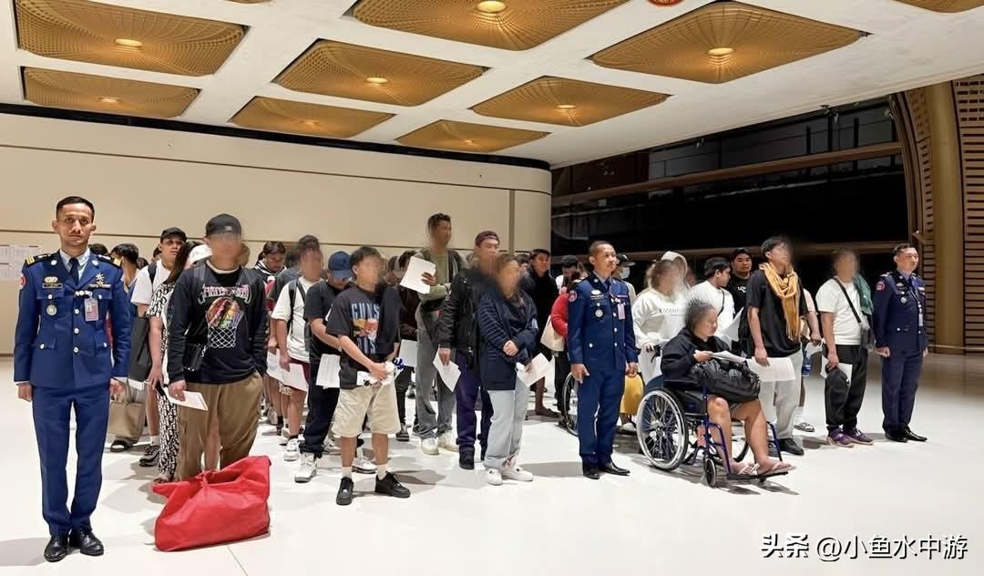 柬埔寨5天遣返1420名外籍人员
涉电诈、伪造签证等！

在副首相兼内政部长苏速