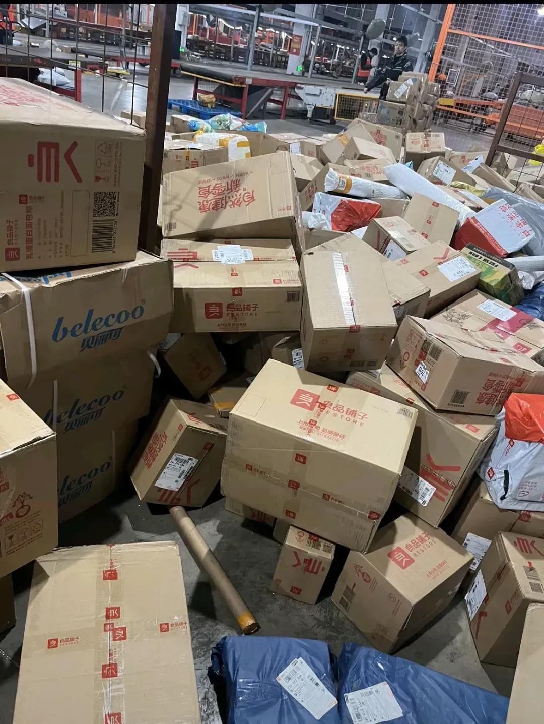 某品铺子以为自己赢了，遗憾的是退货率高达95%，这是快要把自己给玩死了，发货要亏
