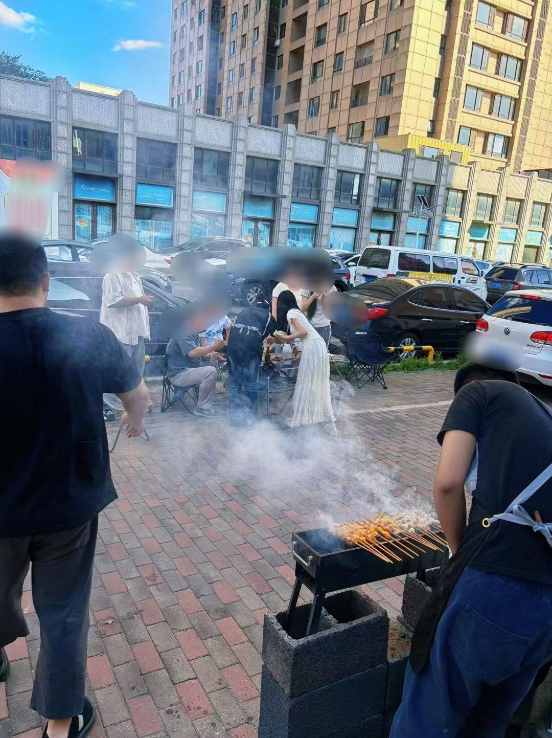 撸串哈啤酒才是绝配。 ​​​