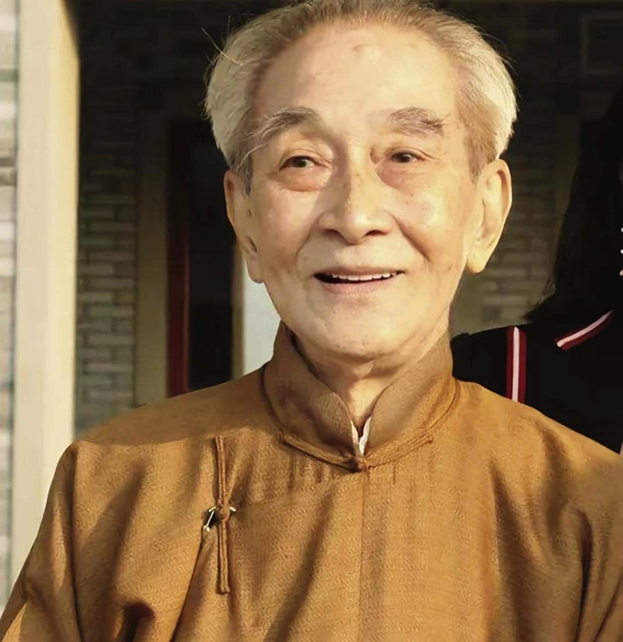 物质文明愈进步，物质欲望愈高涨，人类的精神生活反而愈低落。为什么？因为文化的基础