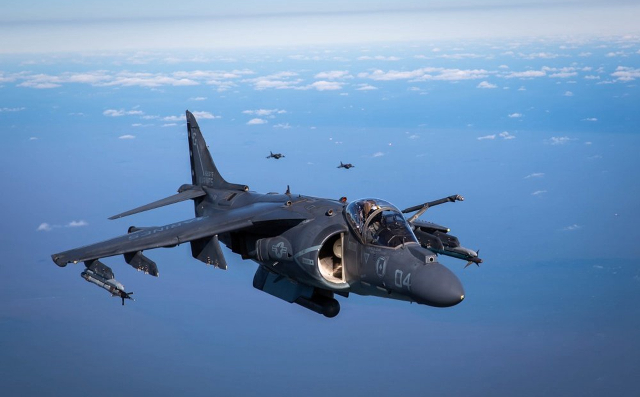 分享圖片：美國麥克唐納.道格拉斯/英國BAe AV-8B“鷂”II垂直/短距起降