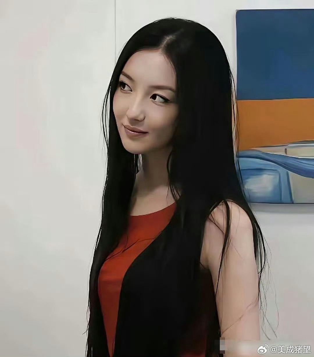 李嫣这姑娘，真是越长越开了，小时候觉得像王菲，现在看很美 