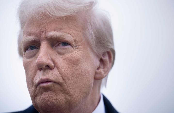 [浮云]美国将从11月1日起对进口巴士加征10%的关税

特朗普已敲定，自11月