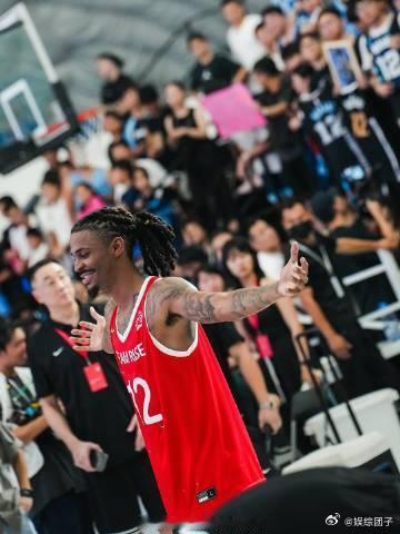 莫兰特人生信条是从不模仿他人 莫兰特在中国行中传递信念，“腰王”眼神透着自信，坚