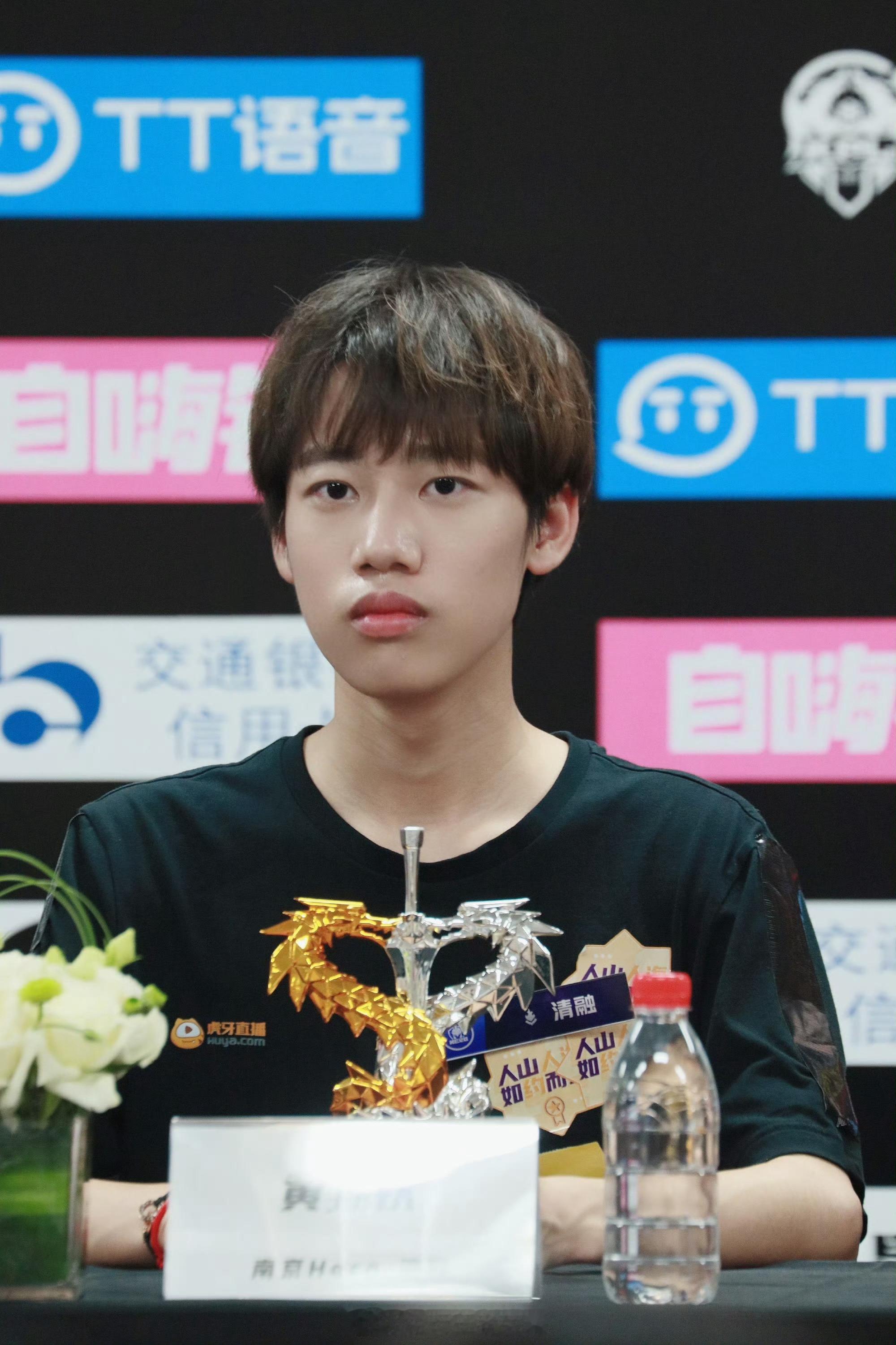 两小猪儿童节快乐 