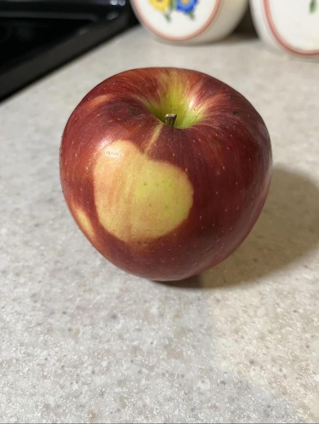 这些苹果上，印着自己的画像……🍎 