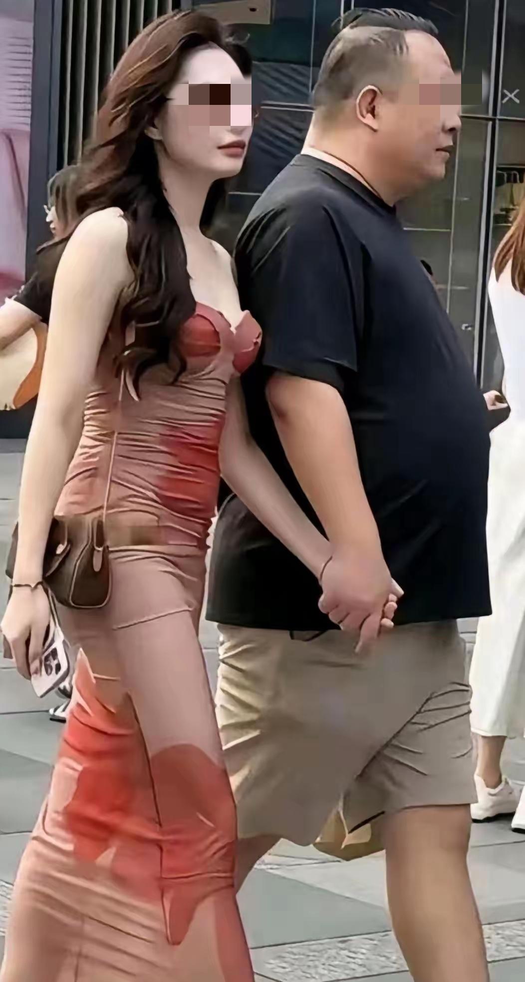 这样的出行为何引来这么多人关注？很多人觉得是因为女的太美，我觉得是因为男的太有型
