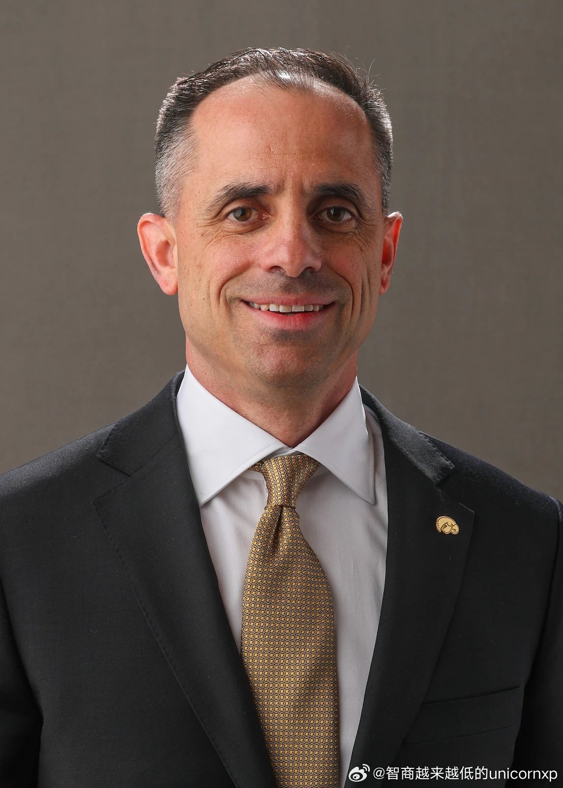 执教生涯百分百带队打进疯三NCAA