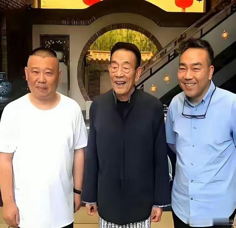 郭德纲 杨议有人的地方就有江湖。好的时候，什么肉麻互捧都能说出口。交恶的时候，什