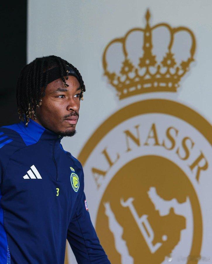 C罗和利雅得 据艾内兹🔴西马坎在参加今日训练后，为即将到来的对阵阿科多的比赛做