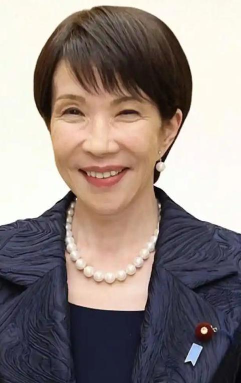 高市早苗动手了！
这次不是嘴上说说，日本直接掏出了一张藏了很久的底牌，目标只有一