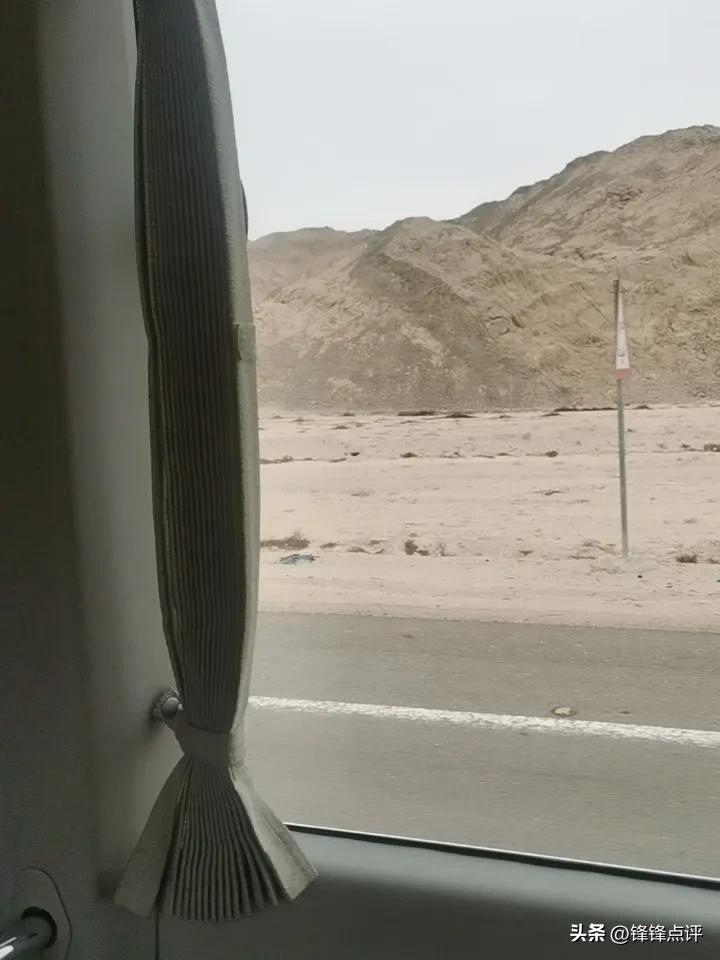 在撒哈拉沙漠上开车是什么感觉？哈哈，我不知道，但是我知道在撒哈拉沙漠上坐车的感觉