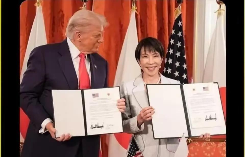 没想到还能这么玩，美国和日本联手拯救日元。

日元最近跌得厉害，眼看要撑不住。日
