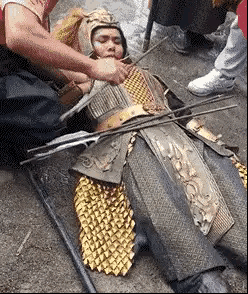 我就是群众演员，何必为难我呢？