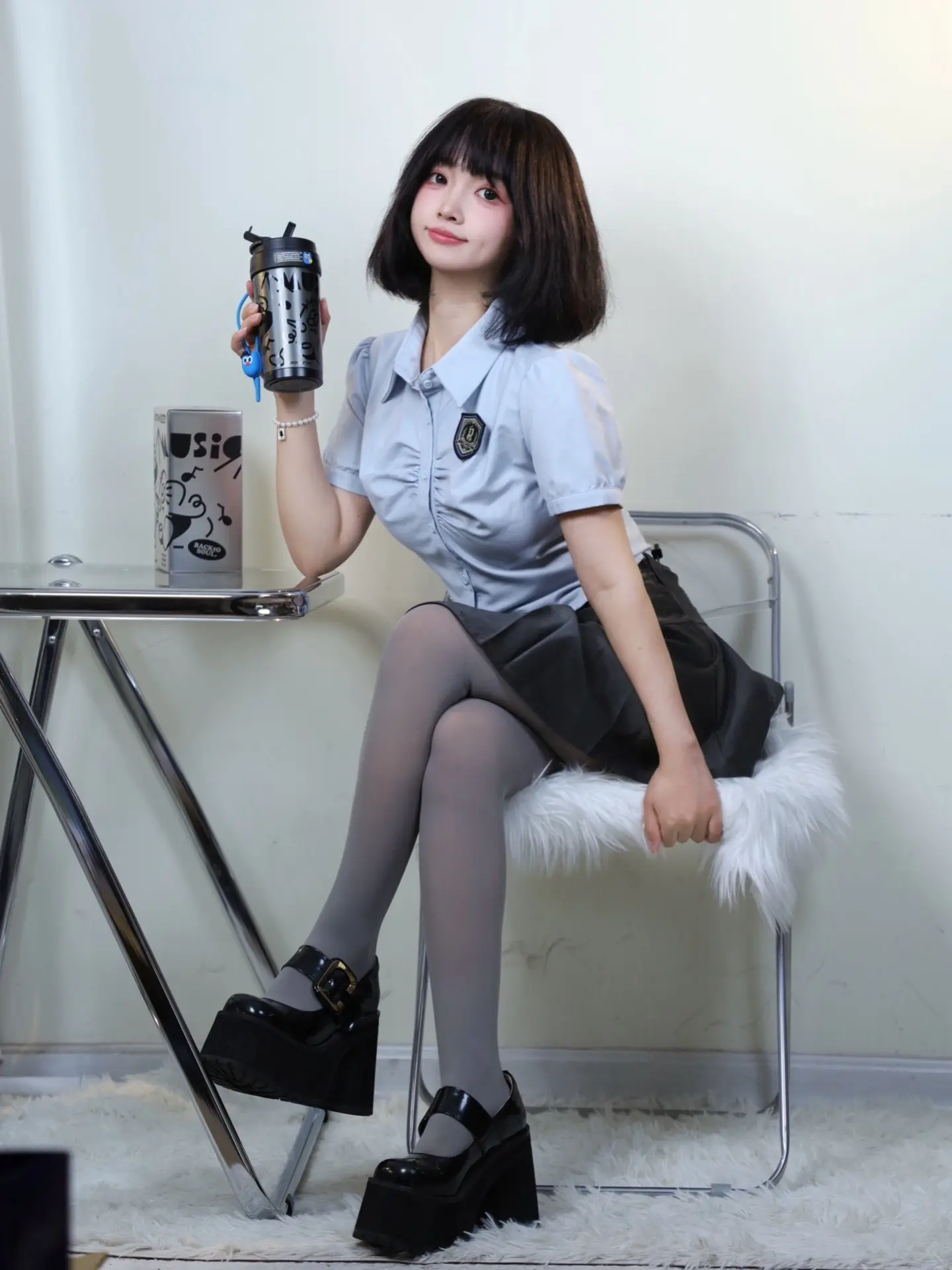学姐来啦。