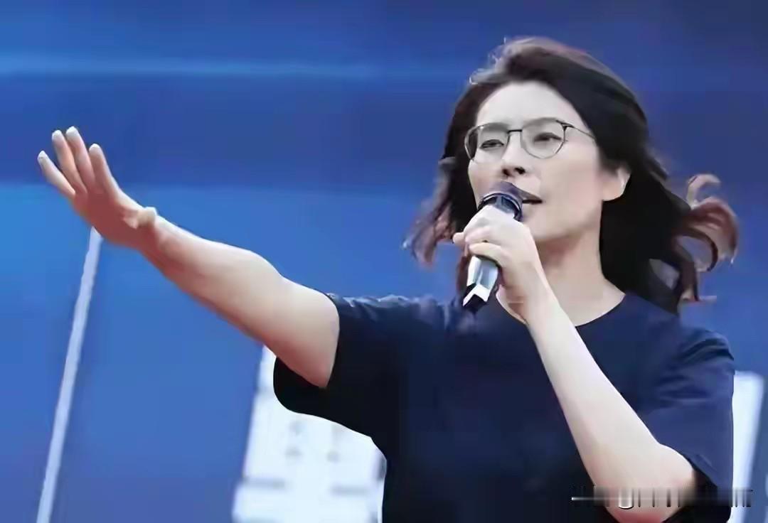 11月1日，郑丽文正式就任国民党主席，她在致辞中以比喻形象地表达了自己的政治决心