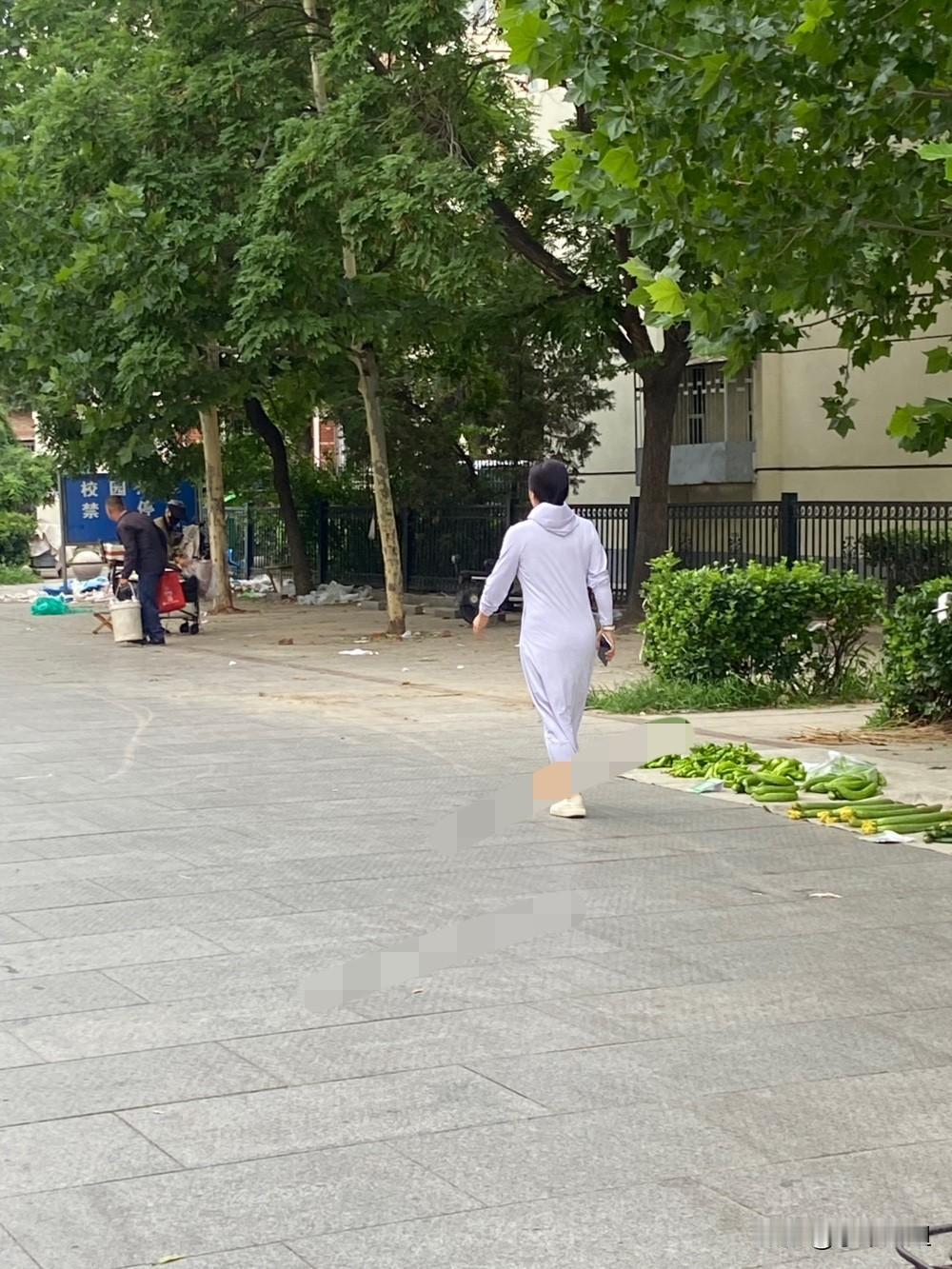 太不可思议了了，这么长的防晒衣，真能防晒吗！
谁能告诉我，这布料防晒指数有多少！