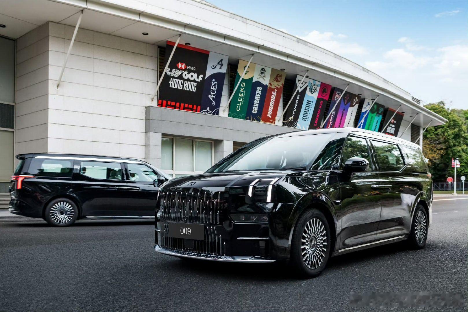 焕新版极氪009终于来了，作为极氪的第一台9系旗舰，新车这次带来了不少升级。全栈