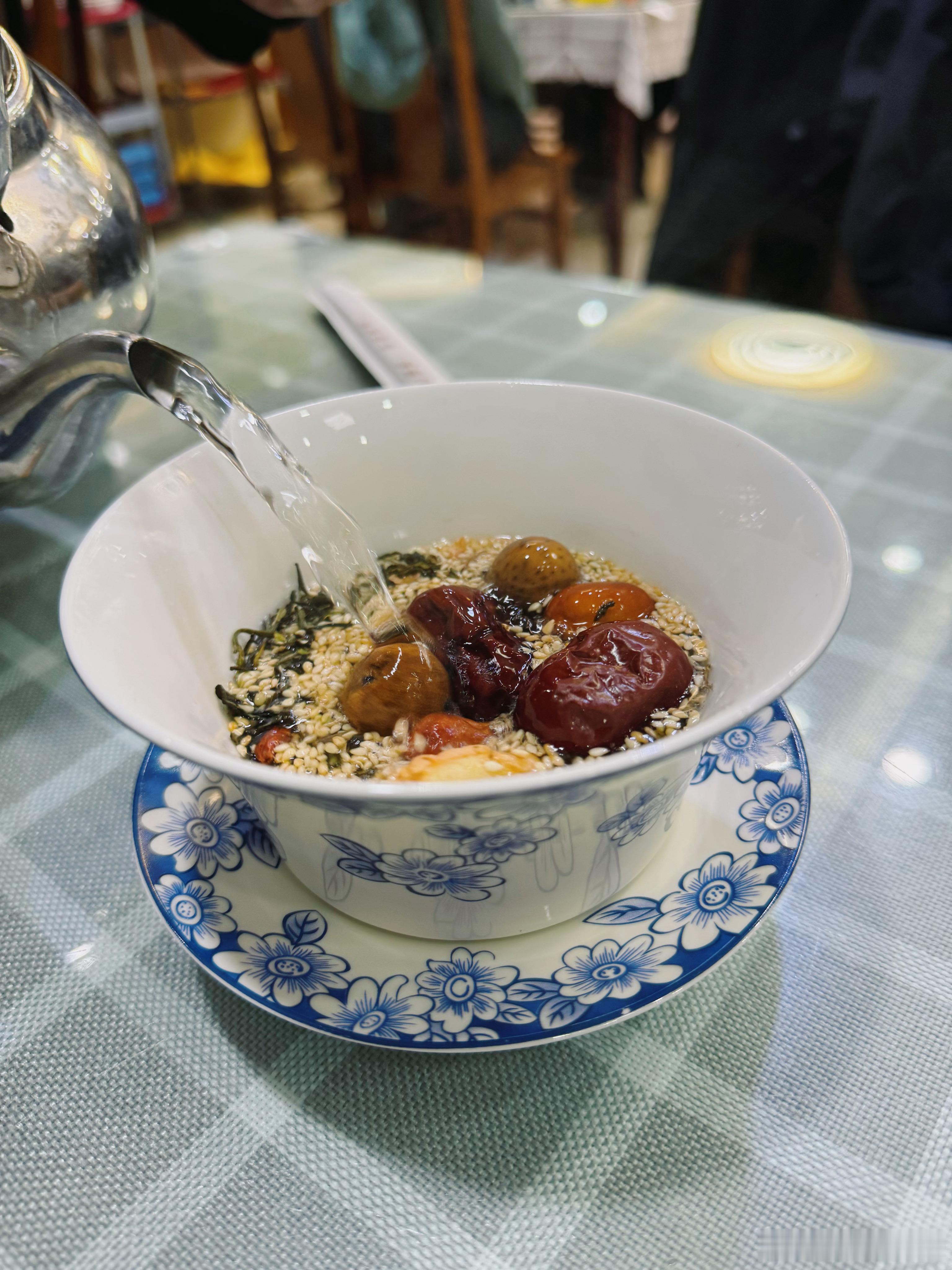 #咕噜去哪儿# nijgxiaq银川这顿手抓羊肉一下子跟我在酒店吃的拉开距离了！