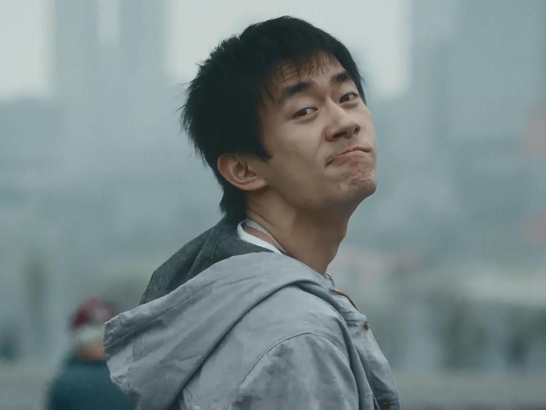 最年轻金鸡影帝诞生！易烊千玺首获金鸡奖最佳男主角，易烊千玺今年24岁，打破了刘烨