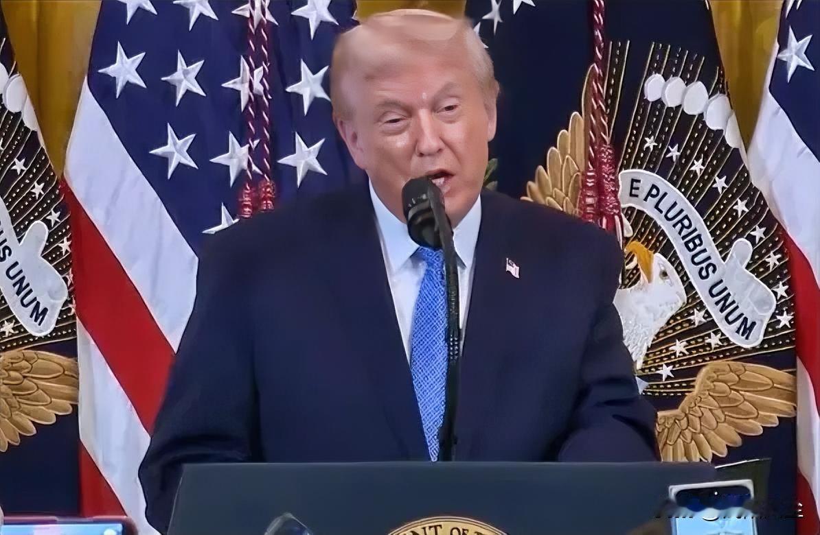 特朗普狠批《纽约时报》: 失败的《纽约时报》及其谎言和蓄意的歪曲报道，对我们国家