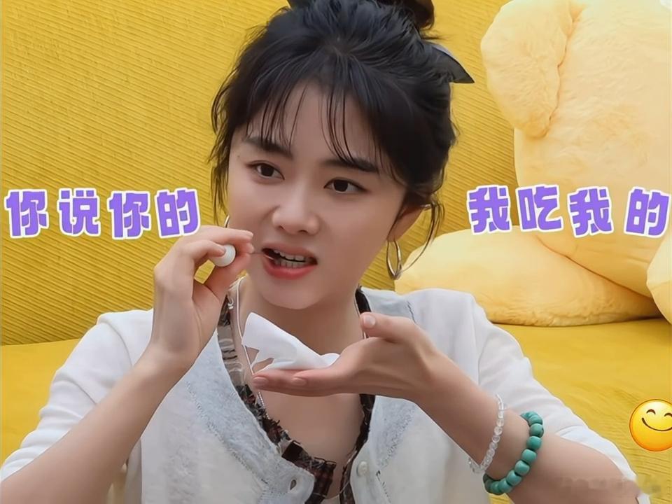 有趣的互动花絮新鲜出炉，刘学义亮出拿手好菜，谭松韵真情实感疯狂捧场，简单的日常互