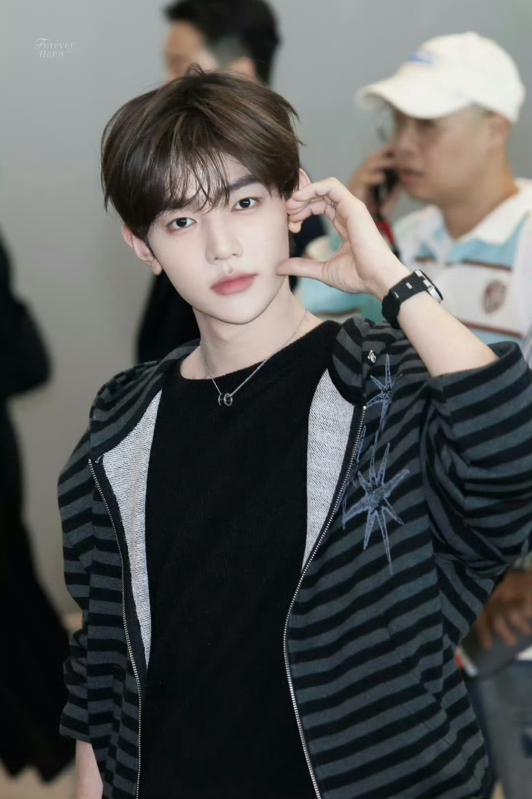 不是我说，章昊怎么轻轻松松就帅的那么权威啊！好日系好好看😻章昊章昊六男一 ​​
