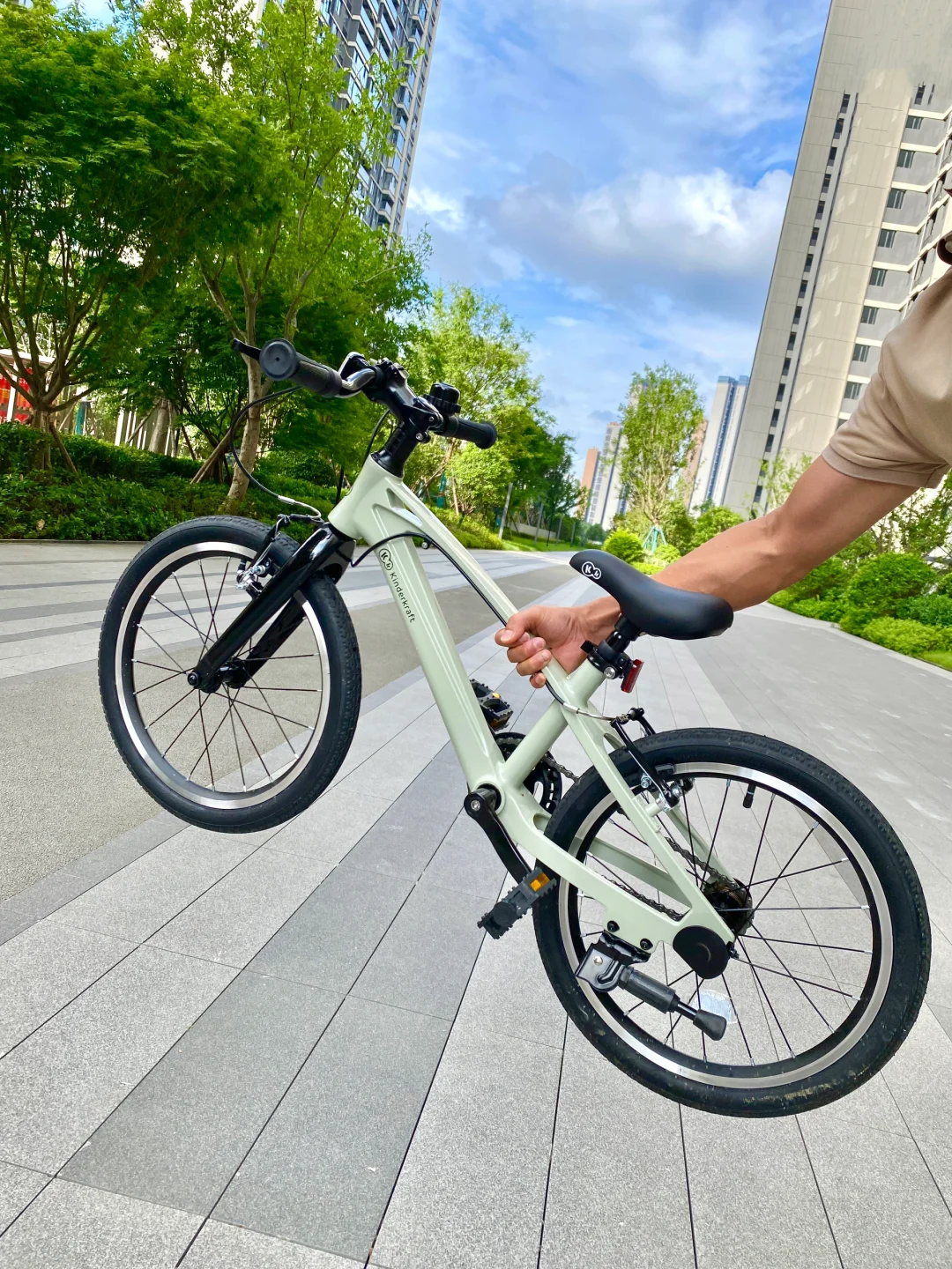 小孩哥👦🏻解锁暑期新技能get骑行🚴🏻‍♂