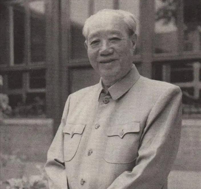 1953年李敏从上海回北京，向毛主席提出一个请求，毛主席微笑着说：这事让你去找汪