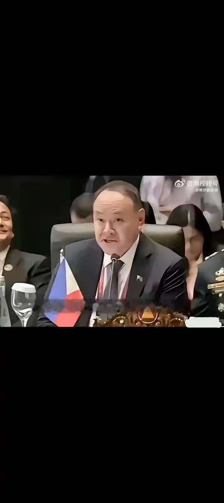 特奥多罗，菲律宾防长，一个死猪不怕烫的家伙！