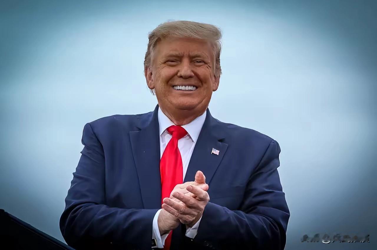 我就佩服特朗普，当总统的同时一点不落下赚钱的业务

特朗普这人真有意思，当总统的