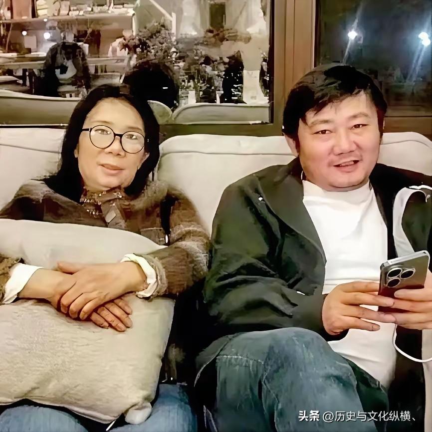 张雪有个好妈妈，这坚强的后盾。现在他把老妈拉黑了！不希望老妈发视频，也许是对的。