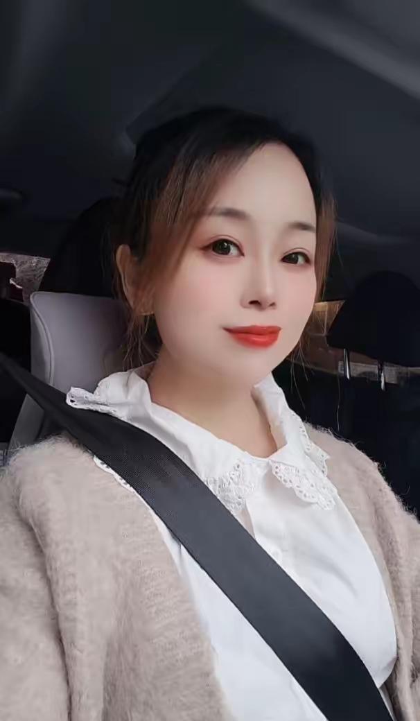 世人总说君子行事坦荡，其实女子更该修一份通透风骨。与人相处，永远不惦记占别人半点