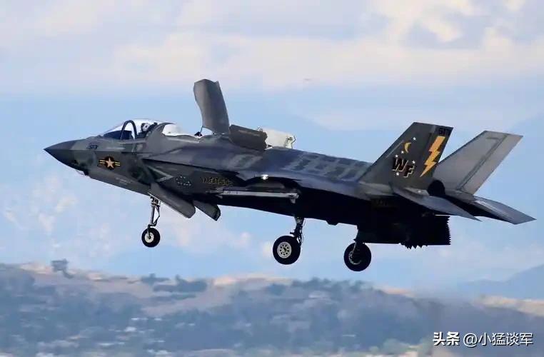 同样是准航母F-35B起降训练，之前日本吵得人尽皆知，这次临到头突然主动搁置，官