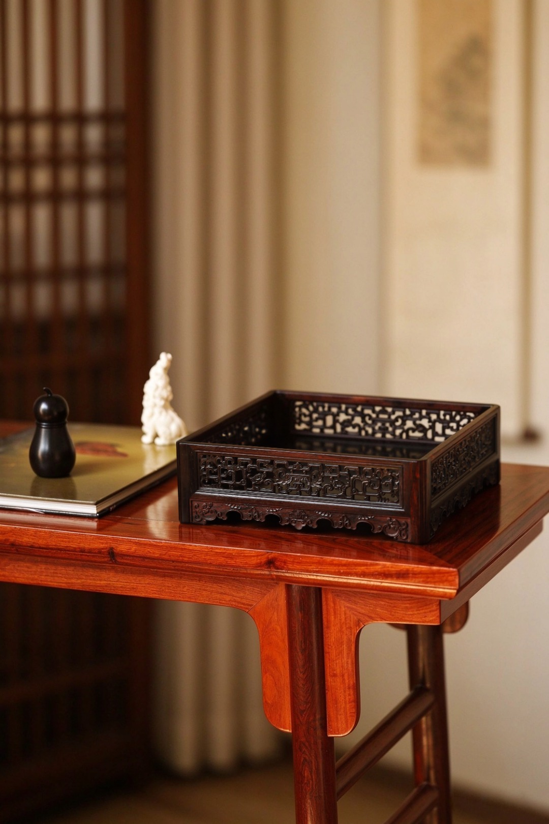 紫檀『镂空雕拐子龙纹』文盘清宫典藏 一比一复刻，以珍贵紫檀为材，周身雕刻拐子纹，